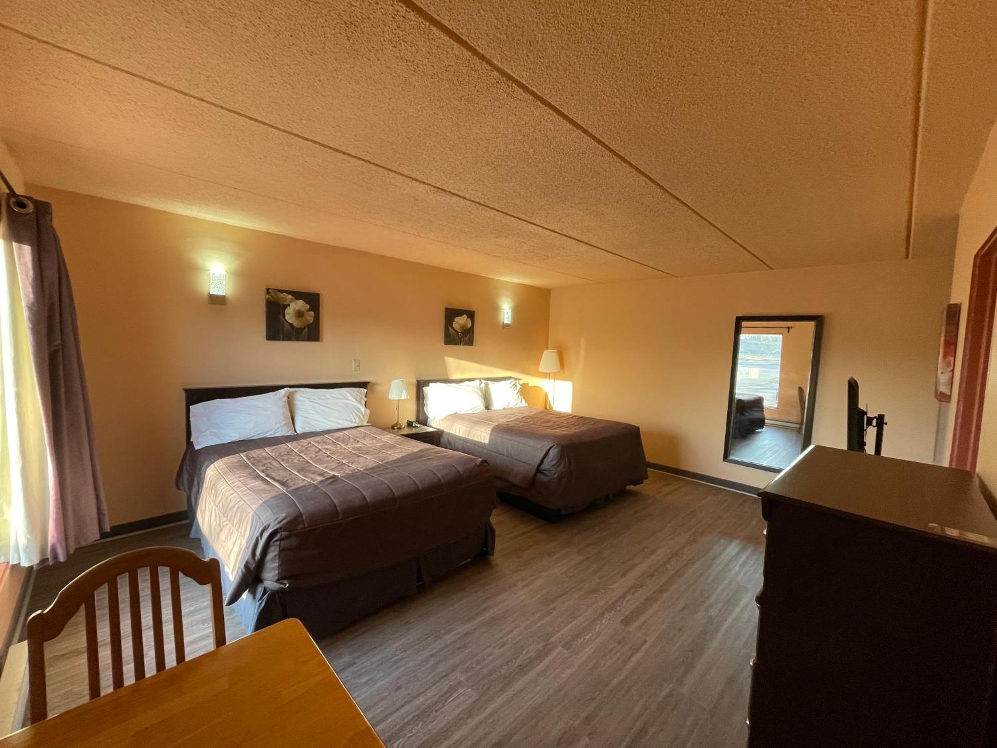 Motel St-Eustache サン・トゥスタッシュ エクステリア 写真
