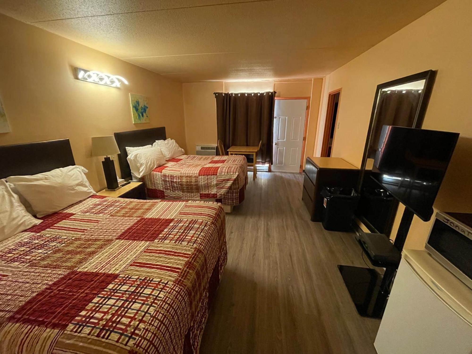 Motel St-Eustache サン・トゥスタッシュ エクステリア 写真